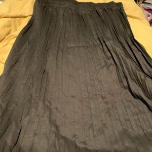 Long pleated maxi skirt